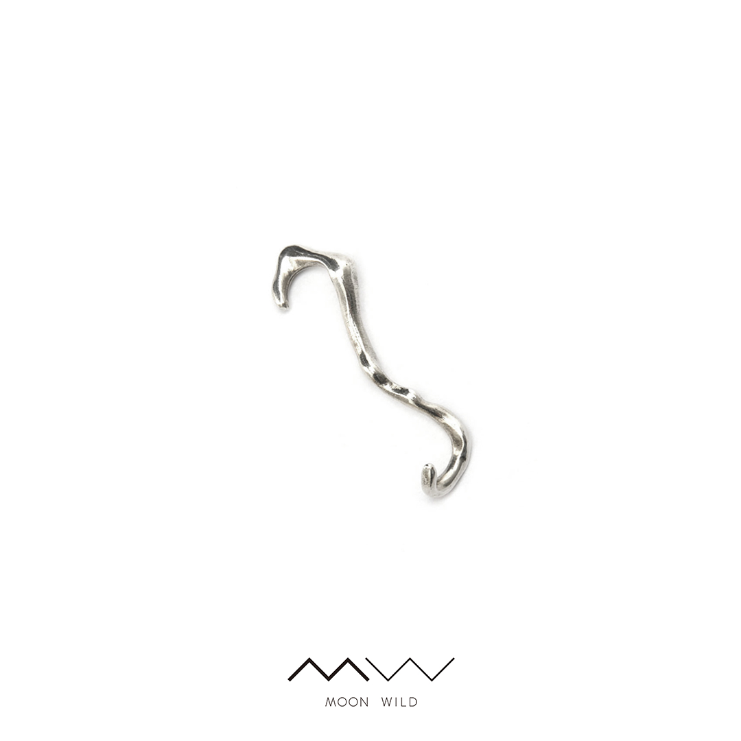 野月亮原创设计首饰流淌烛泪INS女团风新款纯银冷酷情侣耳挂饰品