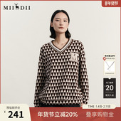 谜底V领套头卫衣女冬季 新品 复古学院风宽松绣花上衣234MV1546