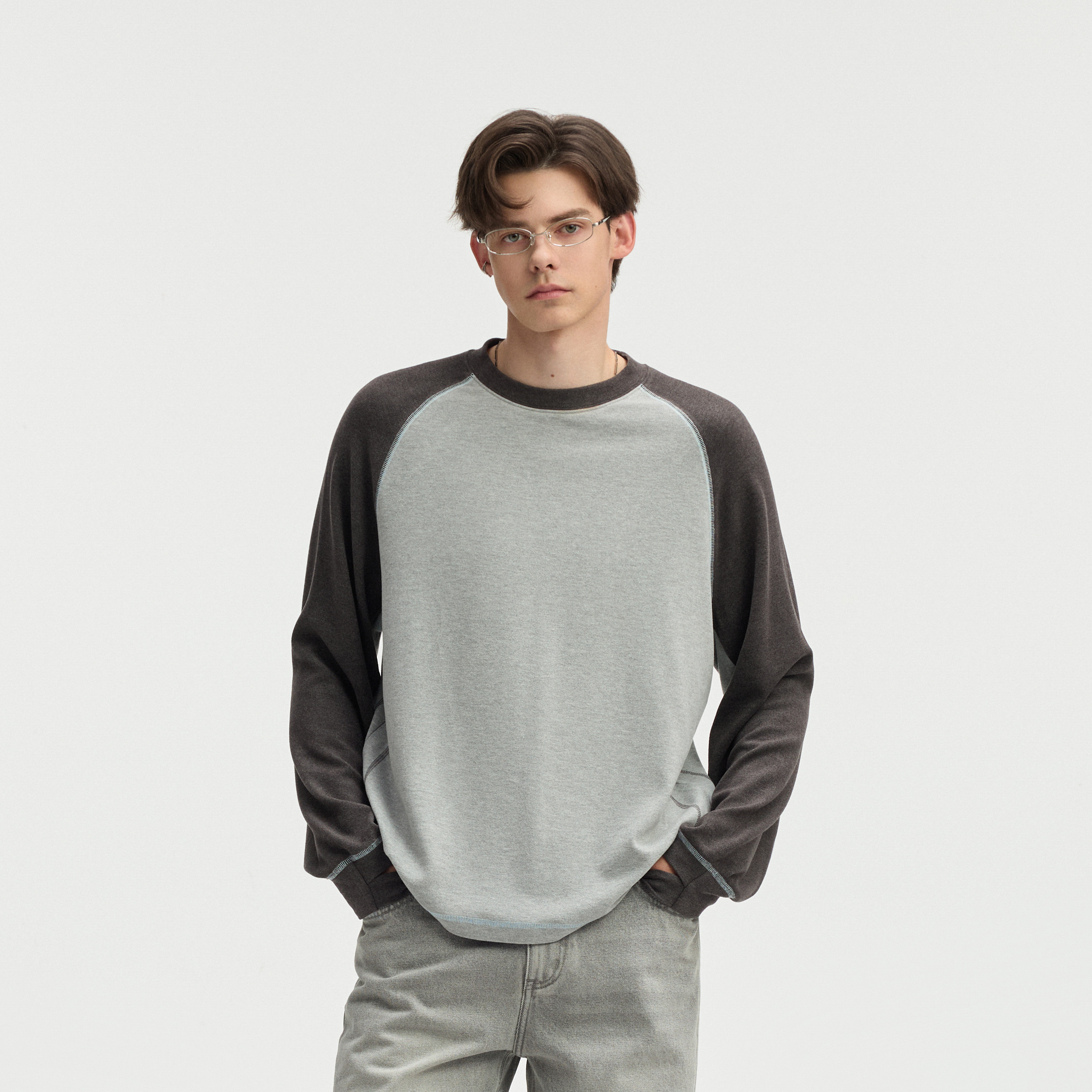 Lilbetter撞色拼接绒感插肩袖T恤