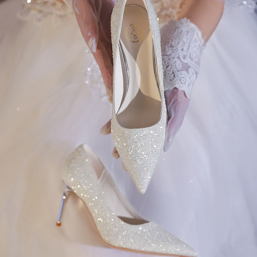 KAKA原创主婚纱婚鞋银色法式尖头