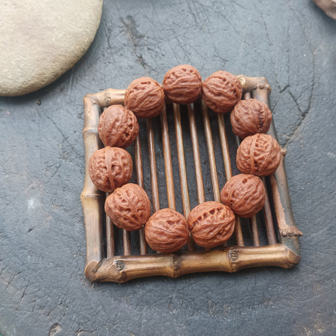 深山里很难找的野生小绣球文玩核桃手串密度好形状整齐包浆浑厚