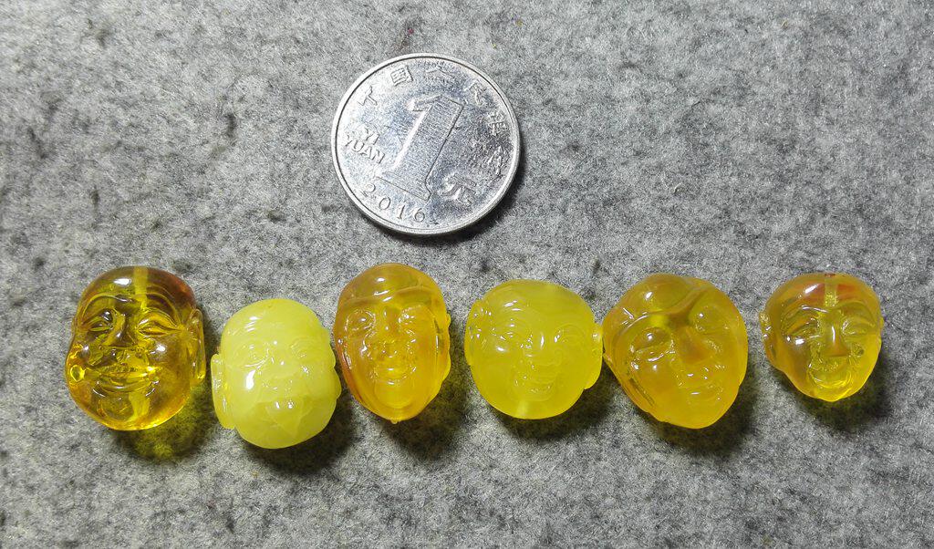 蜜蜡 金珀 罗汉 小雕件 背云 地主佛头 尺寸见对比图 Z34