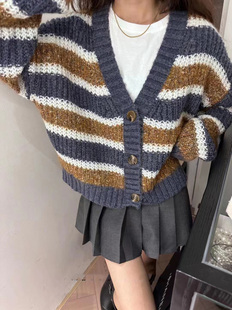 单排扣毛线软糯开衫 复古镂空撞色条纹V领长袖 女宽松甜美外套上衣