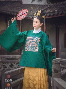 大明汉服宁风堂传统服饰仿明制黄底如意云纹七枚缎马面裙（定制）