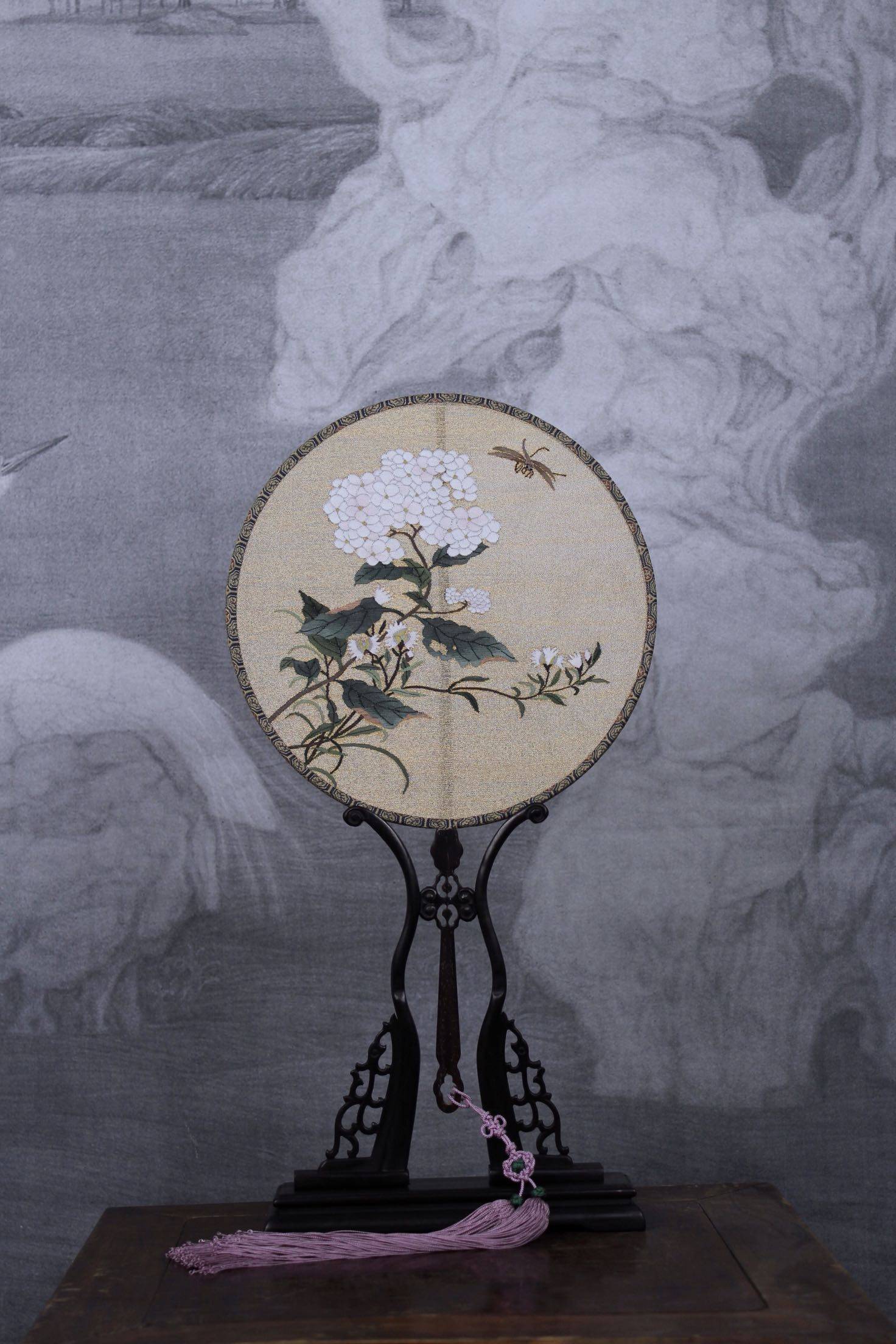 缂丝团扇张磊制作绣球花浅金稀地直径24cm