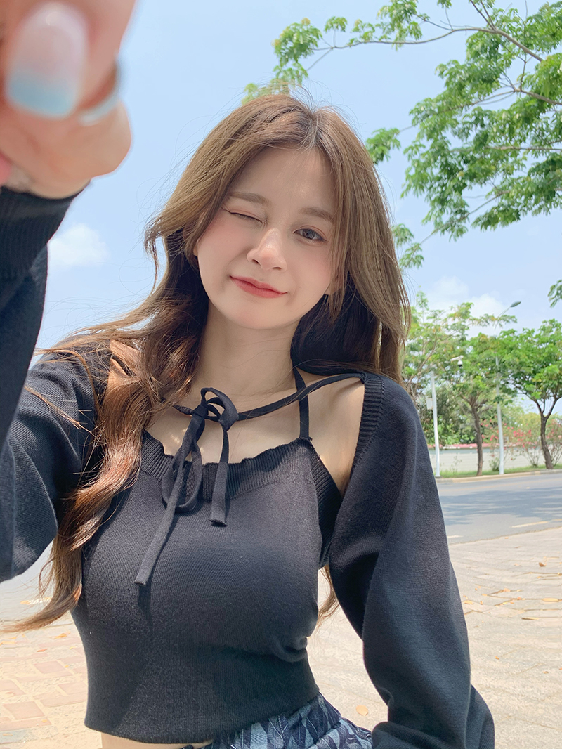 Real price, gentle wind, loose design, knitted cardigan with suspender, two pieces suit, female