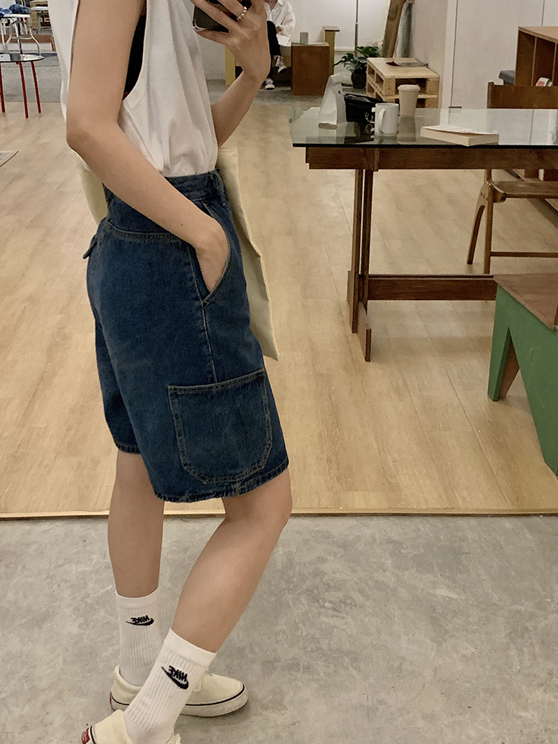 High waist and thin denim shorts for women