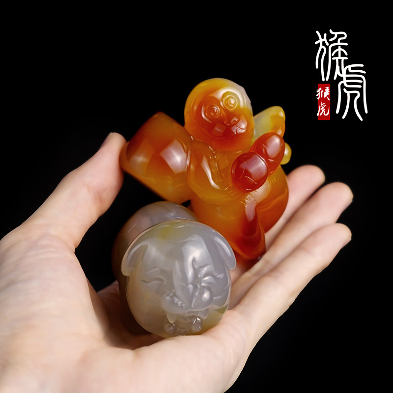 绿森林天然玛瑙手工立体手把件