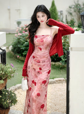 法式玫瑰碎花吊带连衣裙套装女夏季新款海边度假绝美裙子显瘦长裙