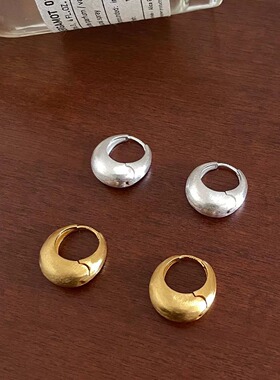 2026新款奥特莱斯高级感素圈耳环法式18K耳饰银针镀金耳钉耳饰女