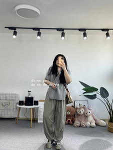 帅气的素面大U领圆弧下摆廓形T恤大牛家大码女装胖MM显瘦百搭