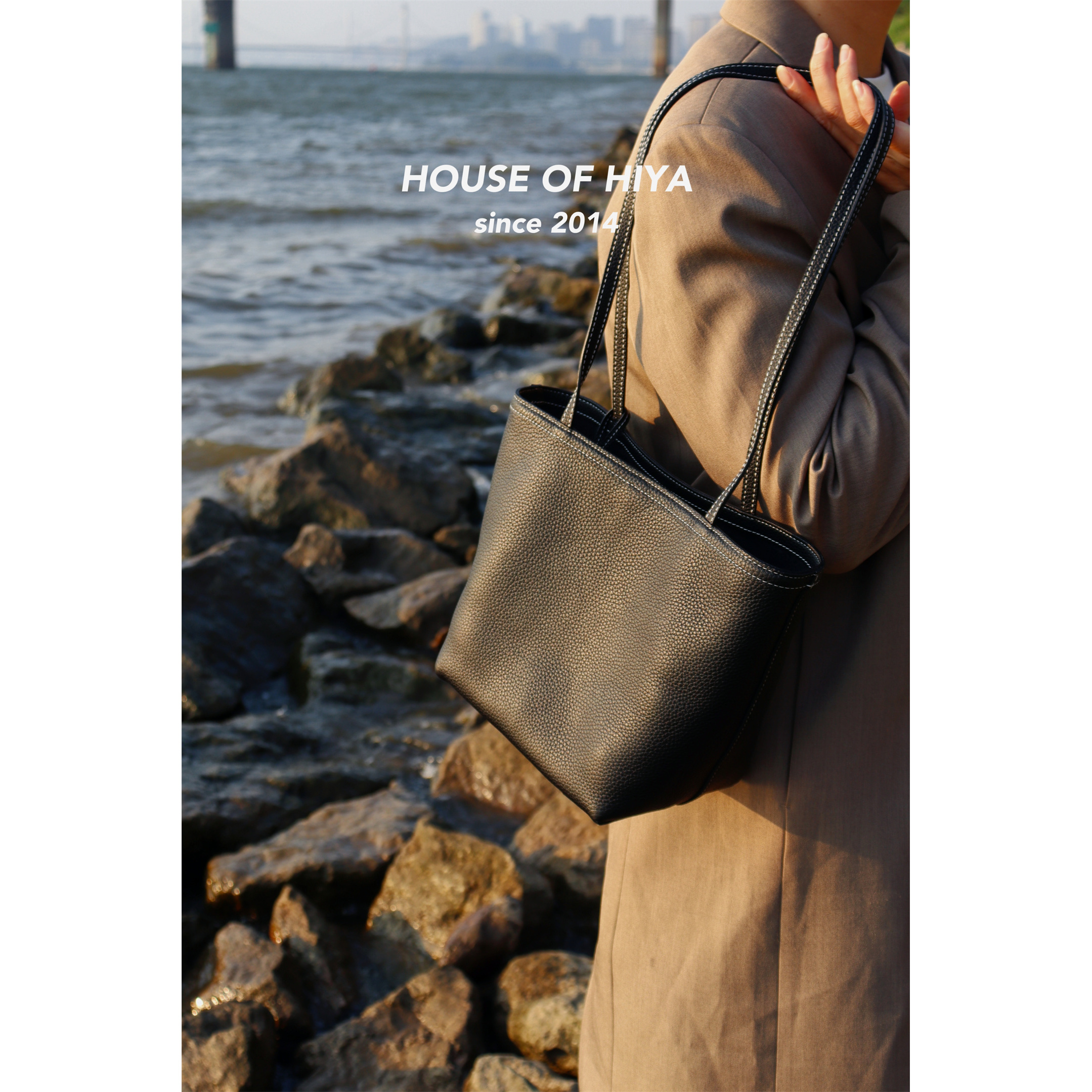 细肩带头层牛皮单肩托特子母