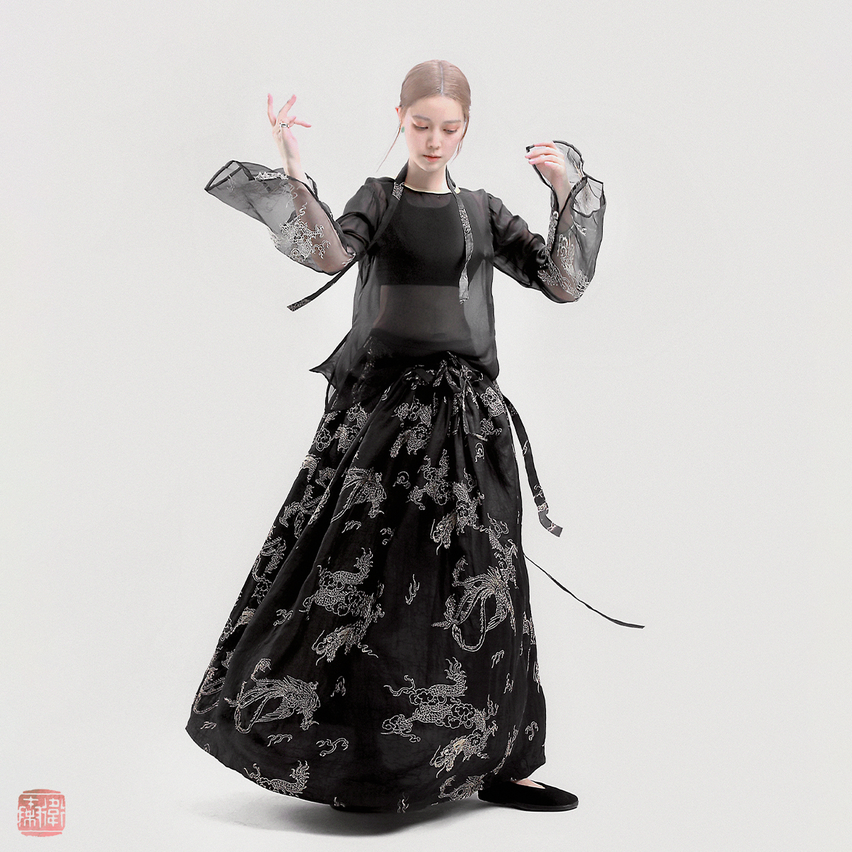 WEIQIN JIHAD BLK 金翅黑神话 东方苍龙七宿 18姆米香云纱半身裙