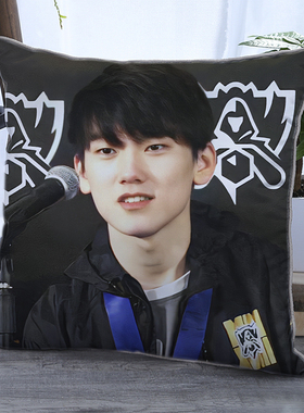 JackeyLove喻文波阿水海报写真睡觉抱枕头靠沙发靠垫子来图定制