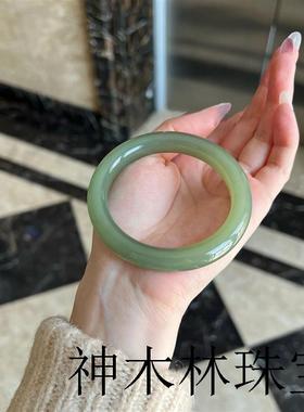 新疆和田玉晴水手镯女款湖水绿圆条阿富汗青白玉茶色纯天然玉镯子