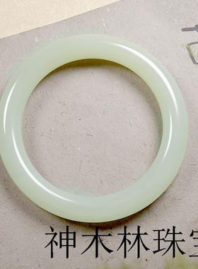 天然冰种青白玉手镯女款正圈宽版羊脂白玉和田玉圆条晴水镯子玉石