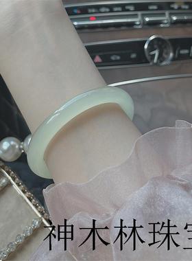 和田玉青海料冰底晴水湖水绿细圆条手镯天然青白玉圆条少女款镯子