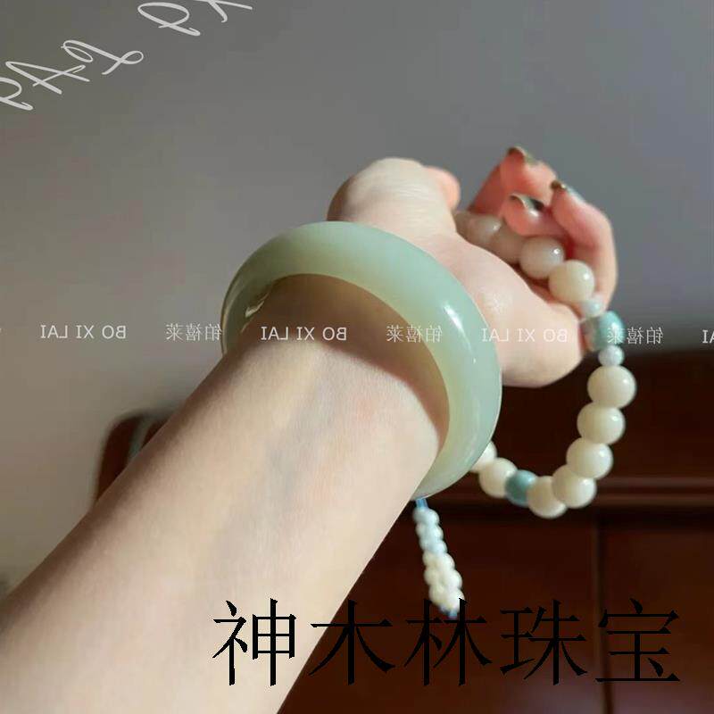 冰晴水玉镯子女款精品新疆和田玉青白玉手镯宽版轮胎款浅绿色岫玉