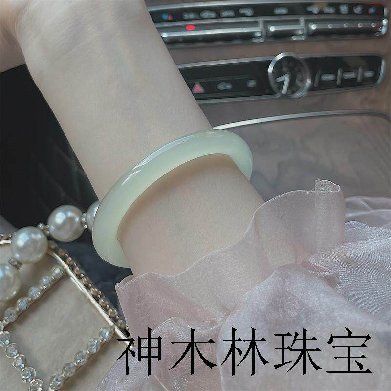 青海料和田玉新疆青白玉镯子冰种晴水女款珠宝翡翠色玛瑙古风处理