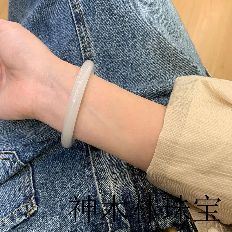 和田玉手镯女新疆白玉镯子天然冰种飘花圆条天山翠玉镯闺蜜美人条