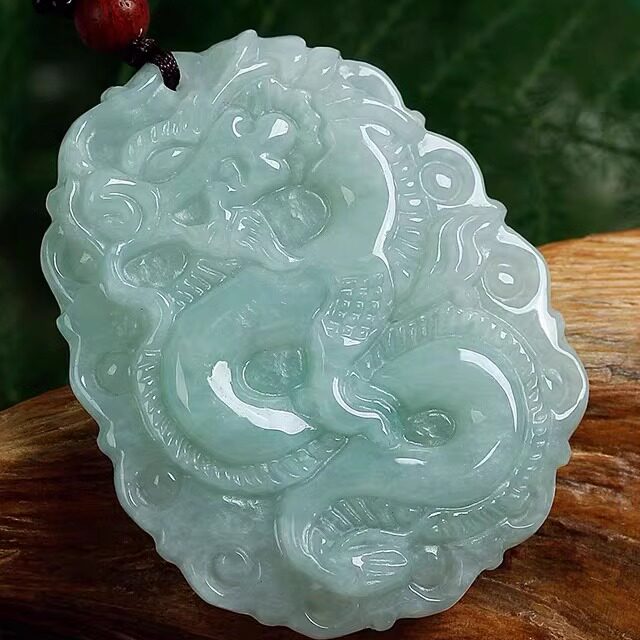 精品捡漏翡翠色糯冰种玉石龙牌龙行天下生肖龙男款玉石吊坠挂饰品