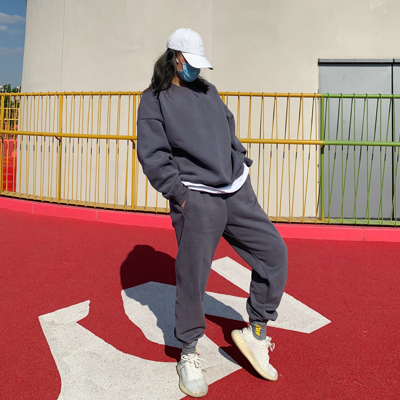 EUROPEAN AND AMERICAN LOOSE PLUS VELVET WARM OLD SPORTS COUPLE SUIT MEN AND WOMEN THE SAME PARAGRAPH KANYE KARDASHIAN SWEATER AND PANTS TREND