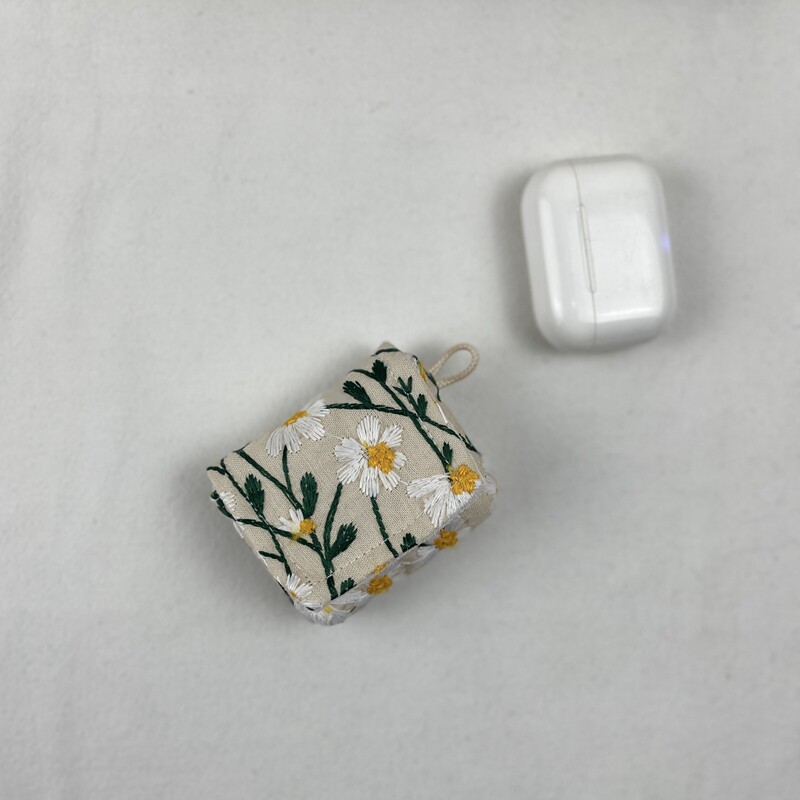 适用苹果airpods4代pro保护套1代2代新3代华为OPPO无线蓝牙耳机盒收纳包小众磁扣布包耳机防尘包防划刺绣布袋