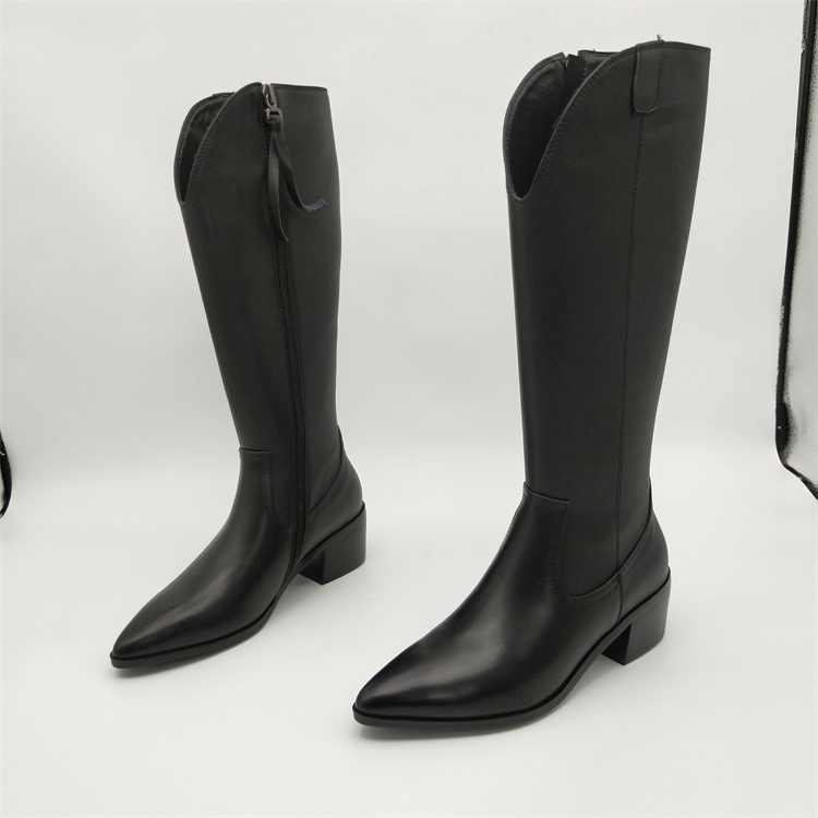 断码处理2024新款真皮牛皮33，35码尖头粗跟时尚欧美风高筒骑士靴