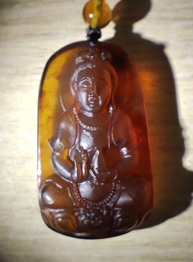 天然琥珀蜜蜡缅甸棕红珀度母雕件吊坠紫罗兰