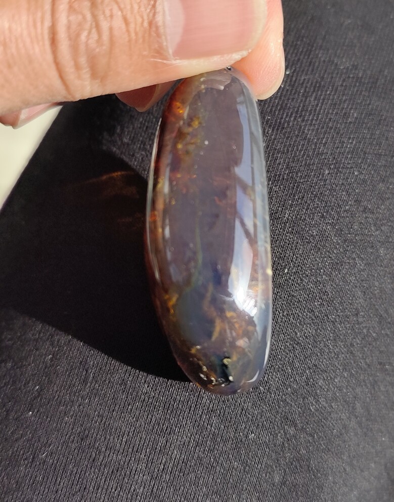 天然琥珀蜜蜡缅甸海藻珀随形吊坠阳光下变色蓝紫色内有矿物质冰裂