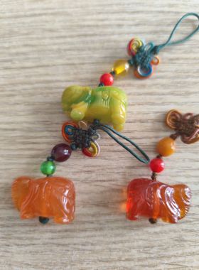 中东蜜蜡大象雕刻手机坠手机链吊坠绿雪山和藕荷粉晶蜡