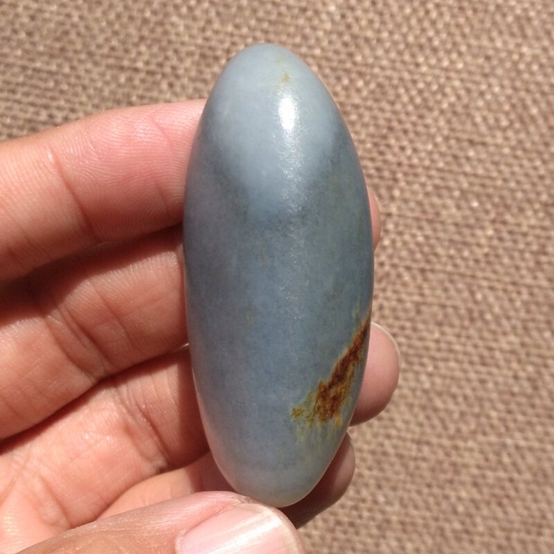 和田玉籽料原石青花红皮出人头地