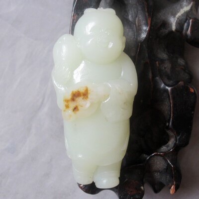 籽料把件结缘新疆和田玉