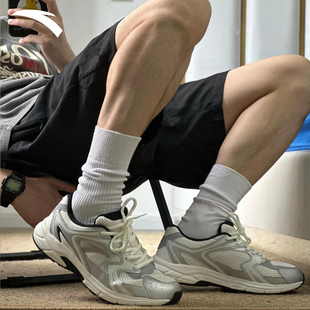 青少年跑鞋 安踏AT2004复古男鞋 潮流舒适软底运动鞋 冬季 银色休闲鞋