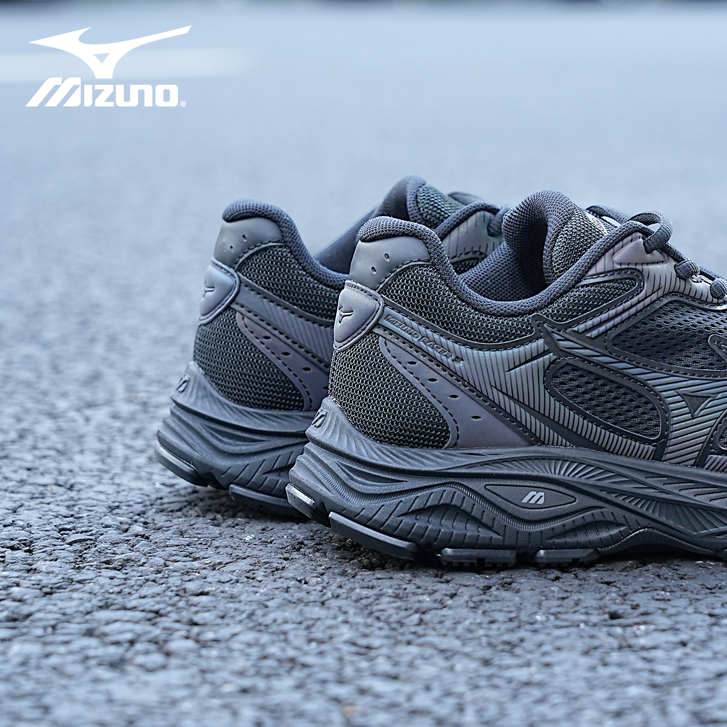 Mizuno美津浓透气缓震跑步鞋