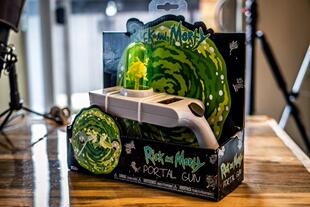 FunKo英国进口RickandMorty瑞克与莫蒂PortalGun传送门枪投影玩具