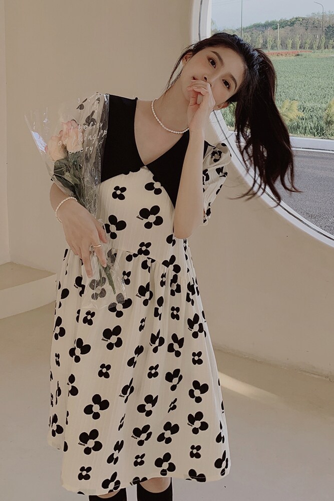 法式初恋泡泡袖娃娃领碎花连衣裙女夏季2025年新款温柔风甜美裙子,女装连衣裙,浙宝125