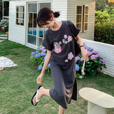 休闲慵懒风灰色连衣裙女夏季2025年新款小众设计感印花开叉直筒裙，女装连衣裙，浙宝125