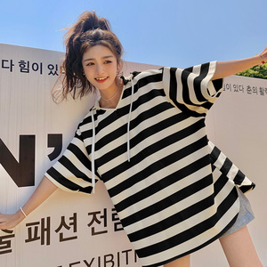 粉色条纹连帽短袖t恤上衣女夏2025新款休闲宽松设计感小众薄卫衣图片