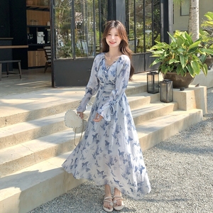 法式度假风长袖碎花连衣裙女2025夏季新款高腰显瘦惊艳绝美长裙子图片
