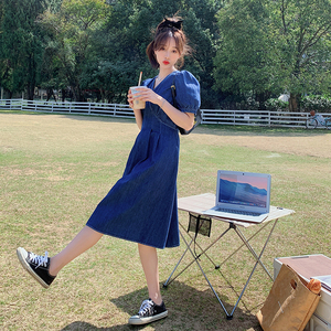 法式复古V领泡泡袖牛仔连衣裙女夏2025年新款质感高级感显瘦裙子图片