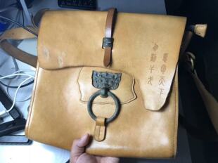皮包斜挎包春秋战国兽面纹复古咔叽包