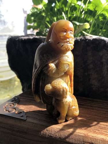 辽代和田玉人
