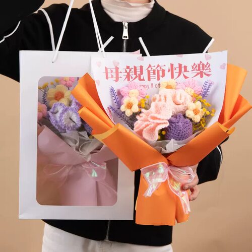 康乃馨花束成品发货送礼袋和灯串