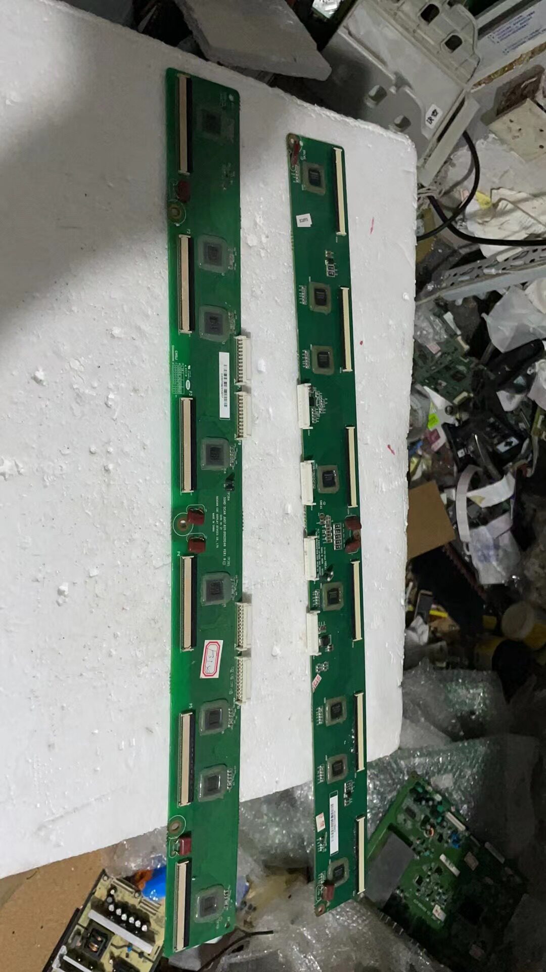 原装拆机 长虹3D50A3700iD 3D50A3000iV缓冲板 JUQ7.820.00058100 - 实物图