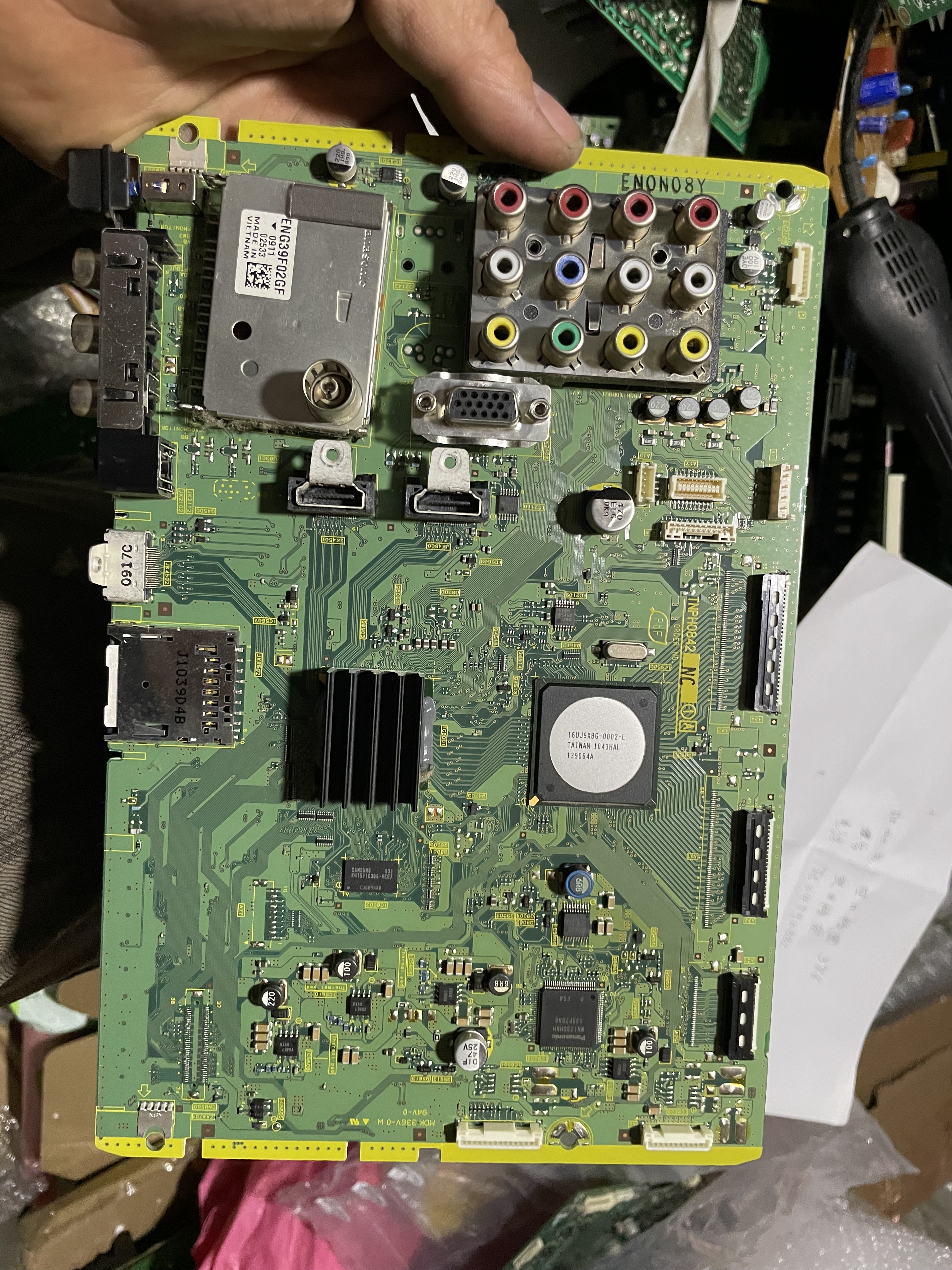 TH-P42C22C主板TNPH0842 QU1A配屏MC106H30U13 - 实物图