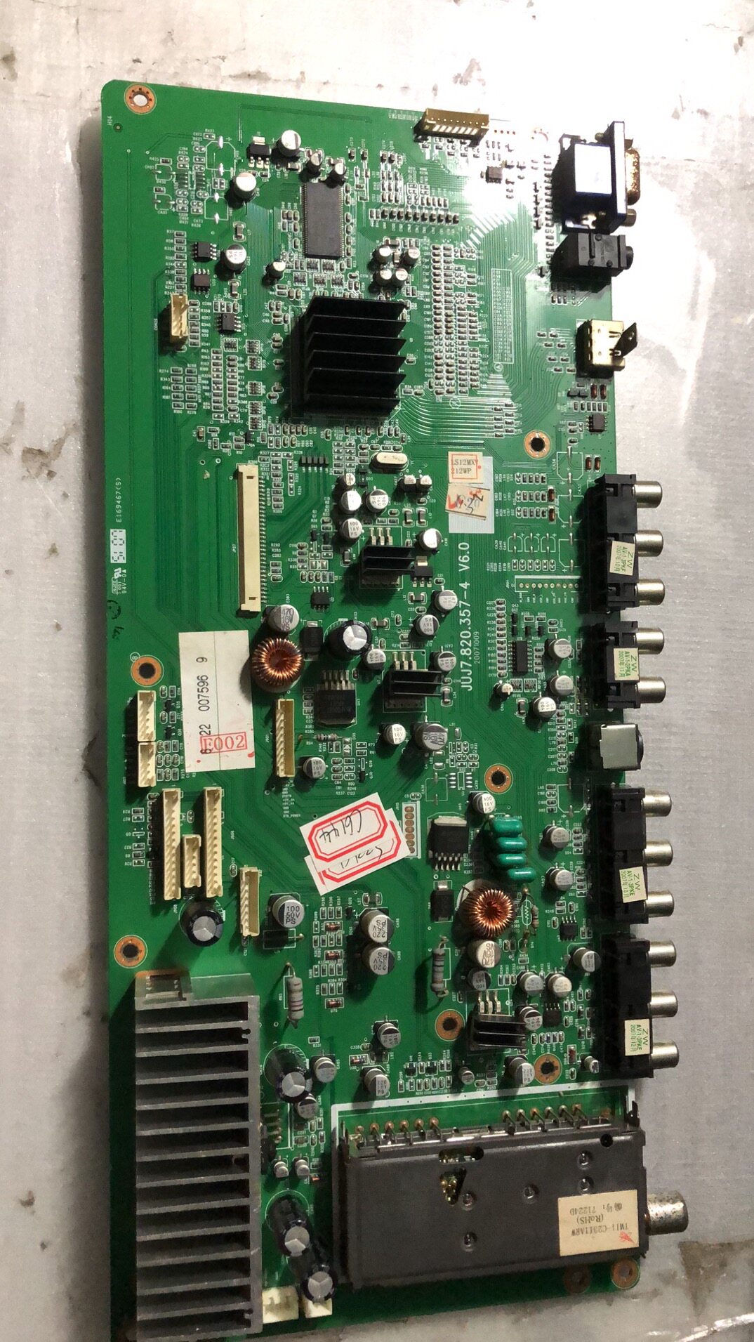 长虹 32600 主板 JUJ7.820.357-4 V2.0 屏LC320WX3