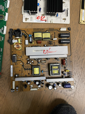 3D50A3700ID电源板R-HS310B-5HF01 XR7.820.142V1.7/1.5现货