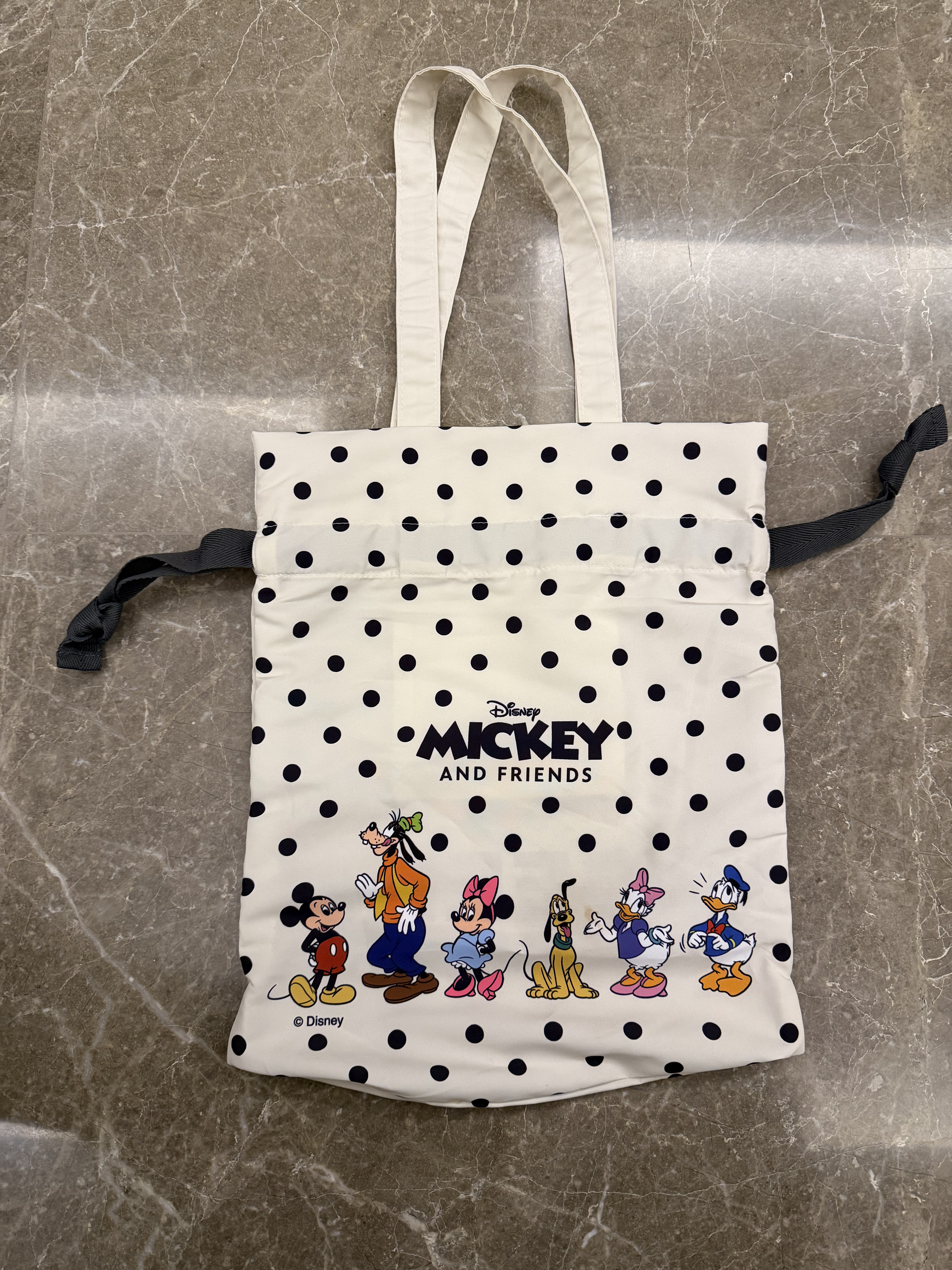 春季新品 日单卡通联名款尼龙薄料抽绳单肩包 两款规格中号和大号