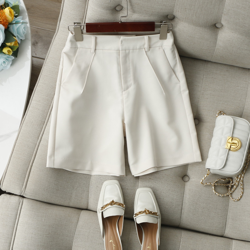 简洁太好穿搭~飒爽利落 敲显腿长 挺括垂顺纯色西装短裤四分裤女